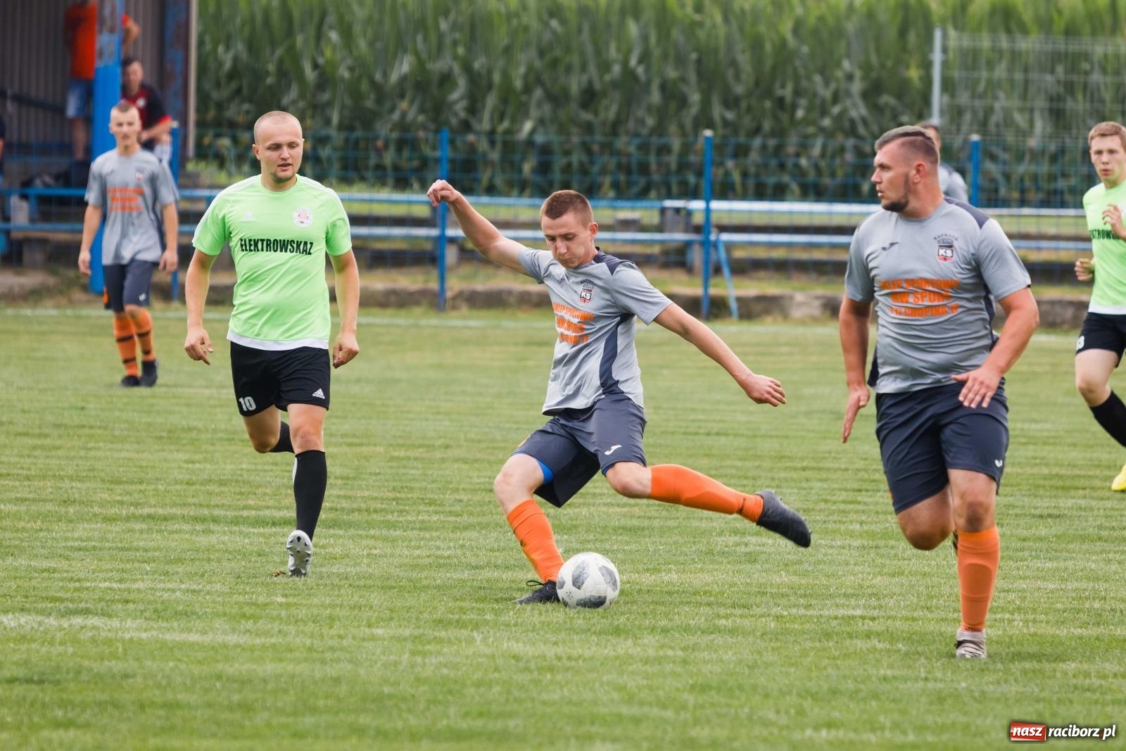 Zdjęcie w galerii na portalu naszraciborz.pl: Gminny Turniej Piłki Nożnej o Puchar Burmistrza Krzanowic wiadomości z regionu