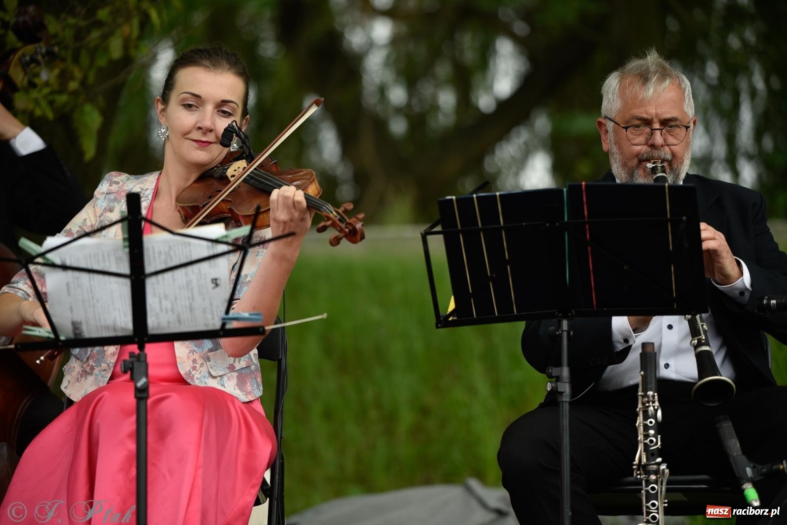 Zdjęcie w galerii na portalu naszraciborz.pl: Od foxtrota do musicalu - letni koncert na bulwarach wiadomości z regionu
