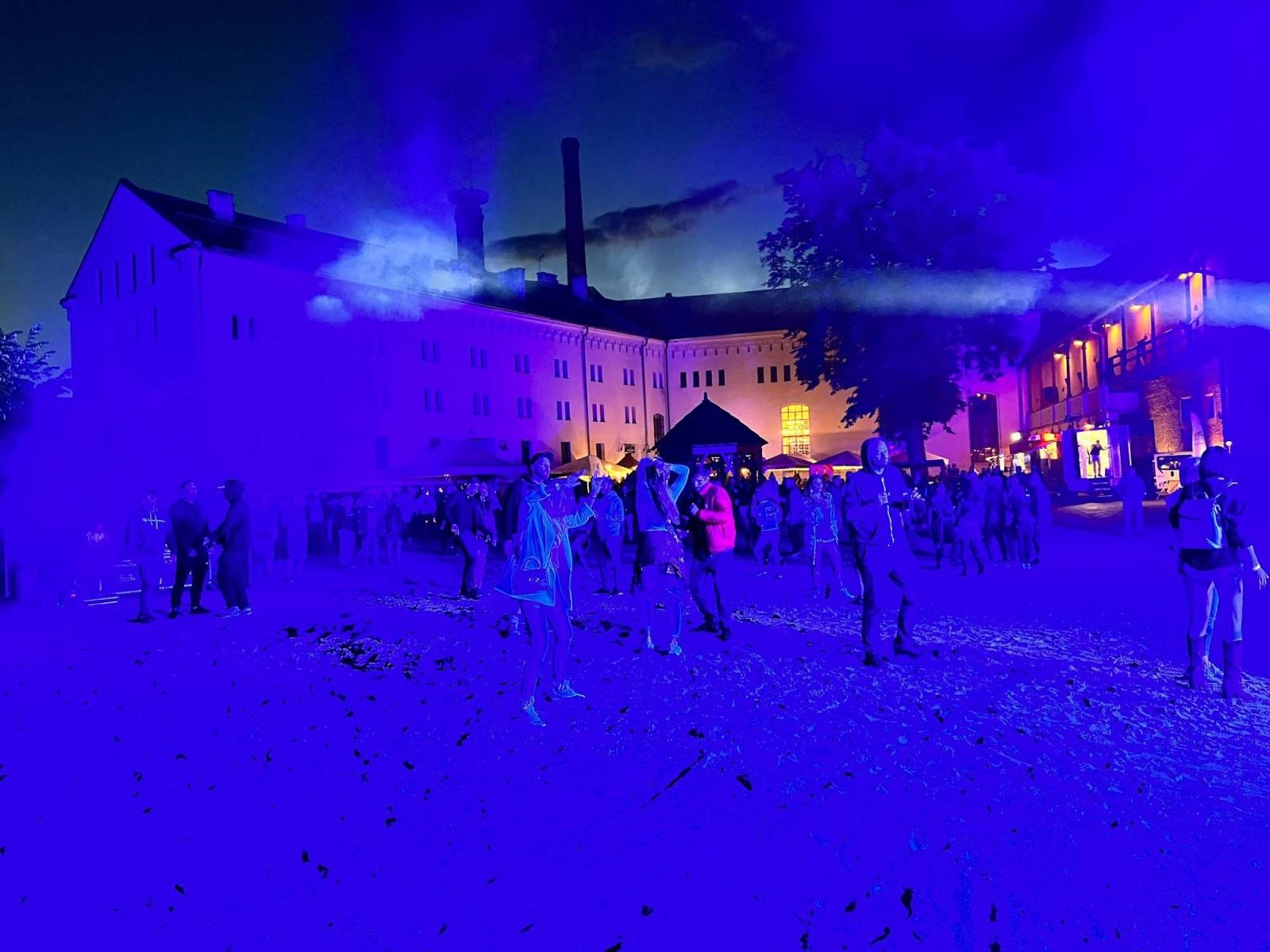 Zdjęcie w galerii na portalu naszraciborz.pl: Full MooN na Piasku - zamek jak dyskoteka wiadomości z regionu