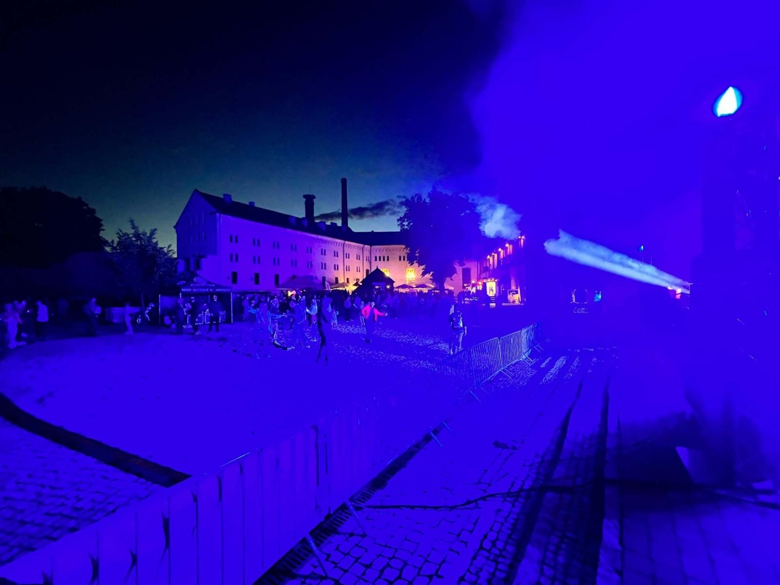 Zdjęcie w galerii na portalu naszraciborz.pl: Full MooN na Piasku - zamek jak dyskoteka wiadomości z regionu