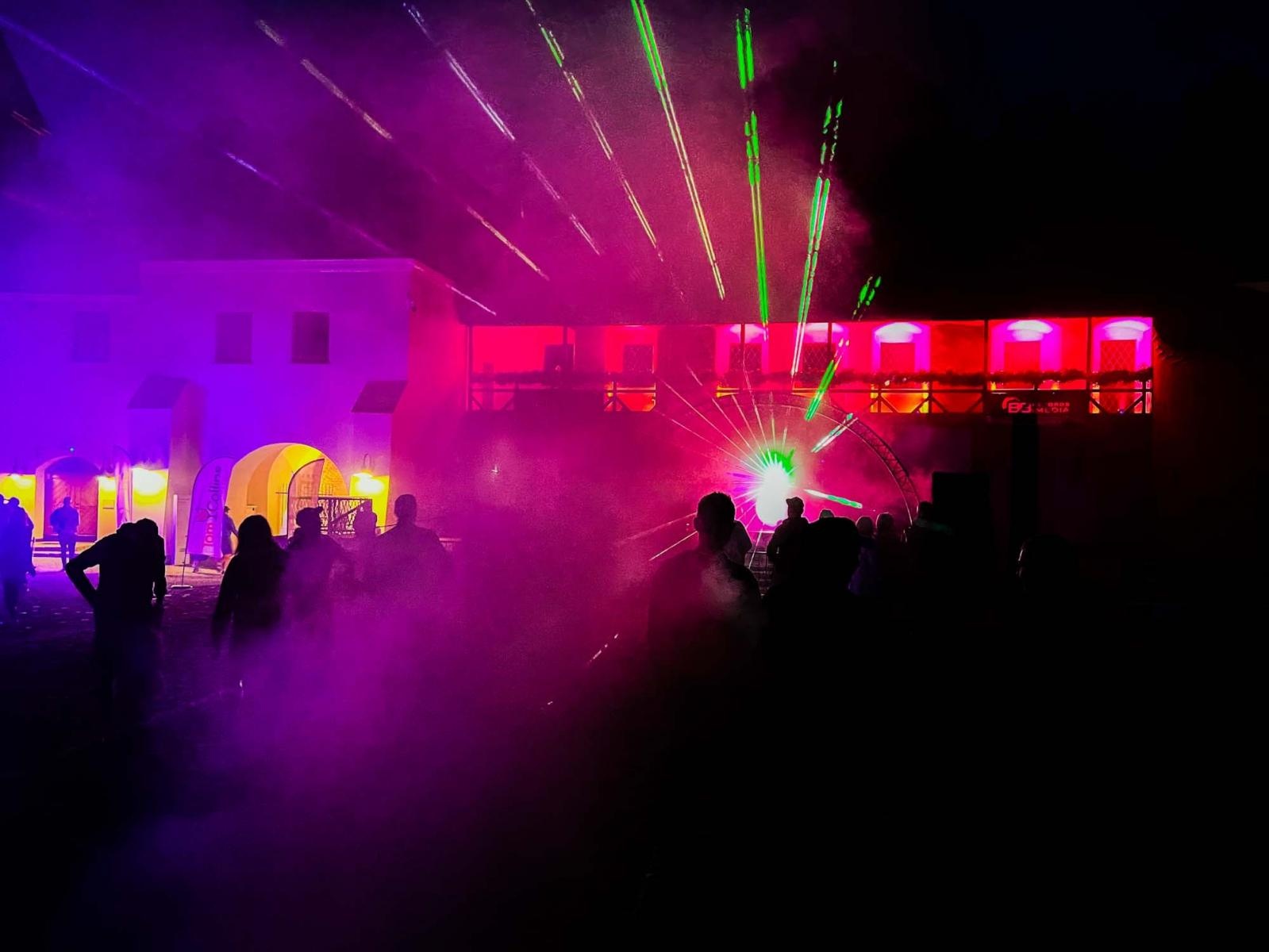 Zdjęcie w galerii na portalu naszraciborz.pl: Full MooN na Piasku - zamek jak dyskoteka wiadomości z regionu