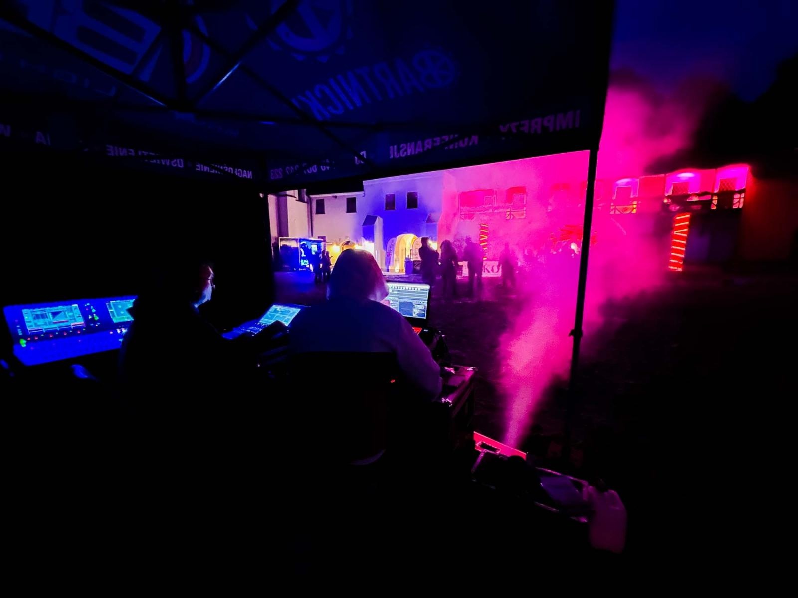 Zdjęcie w galerii na portalu naszraciborz.pl: Full MooN na Piasku - zamek jak dyskoteka wiadomości z regionu