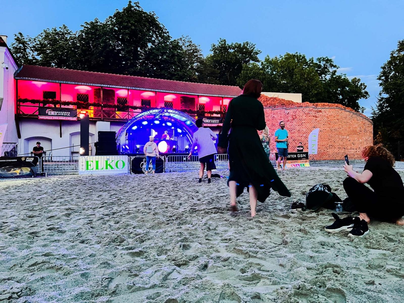 Zdjęcie w galerii na portalu naszraciborz.pl: Full MooN na Piasku - zamek jak dyskoteka wiadomości z regionu