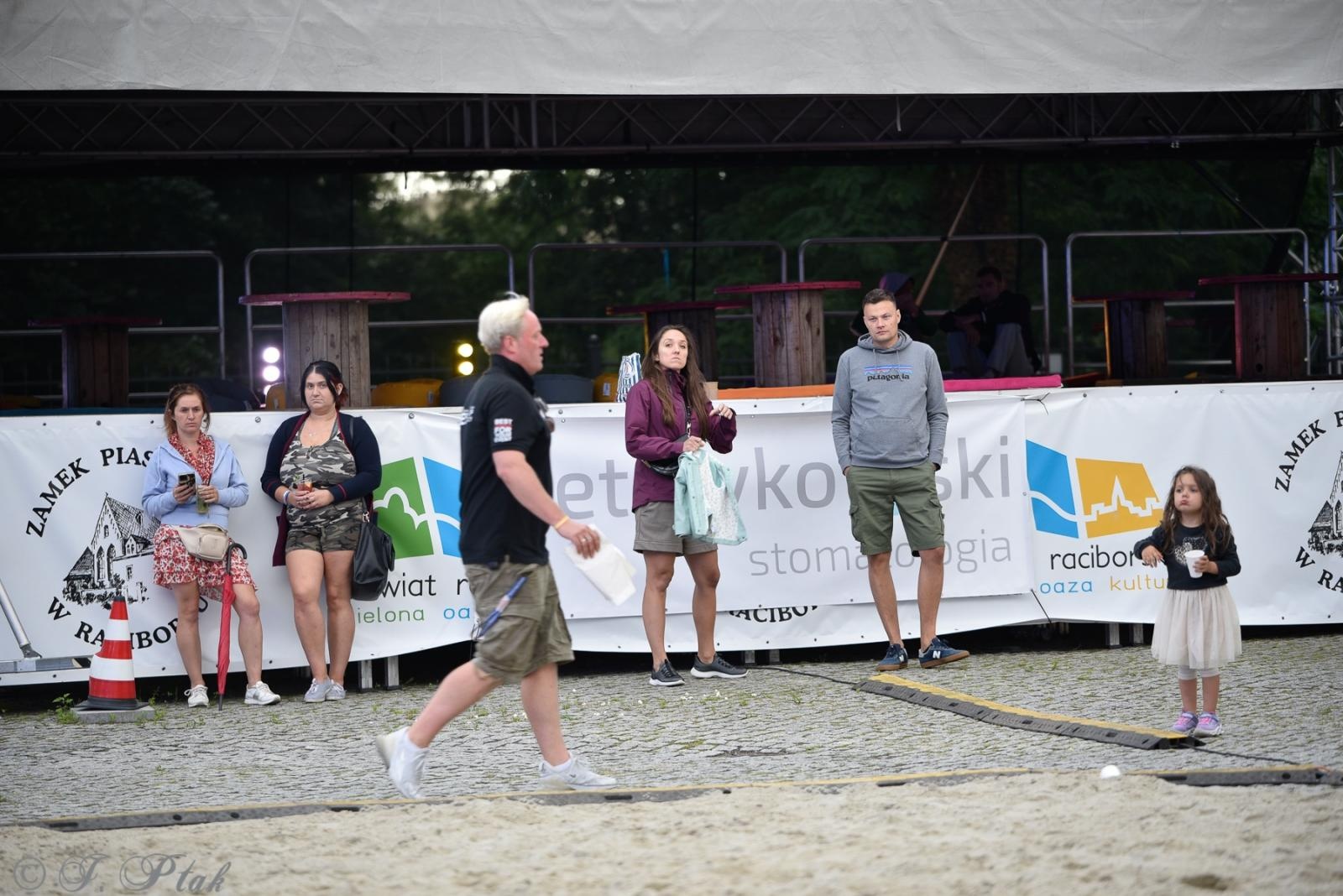 Zdjęcie w galerii na portalu naszraciborz.pl: Full MooN na Piasku - zamek jak dyskoteka wiadomości z regionu