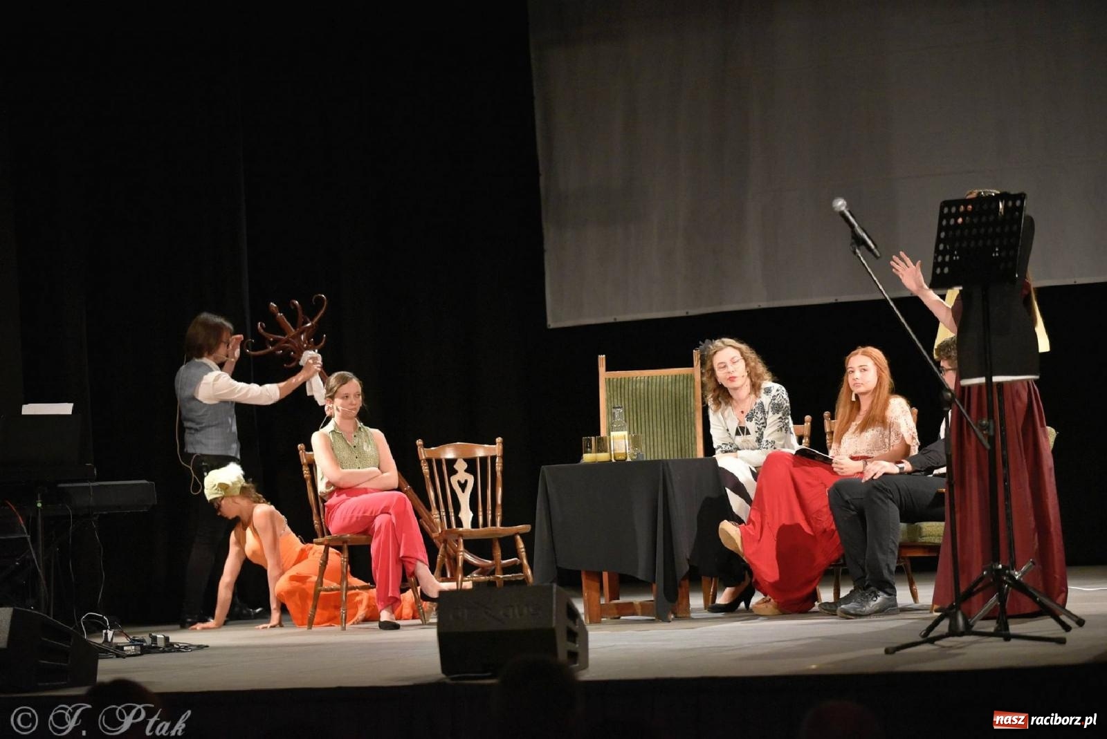 Zdjęcie w galerii na portalu naszraciborz.pl: Urodziny Irrealisu na deskach Strzechy [FOTOREPORTAŻ] wiadomości z regionu