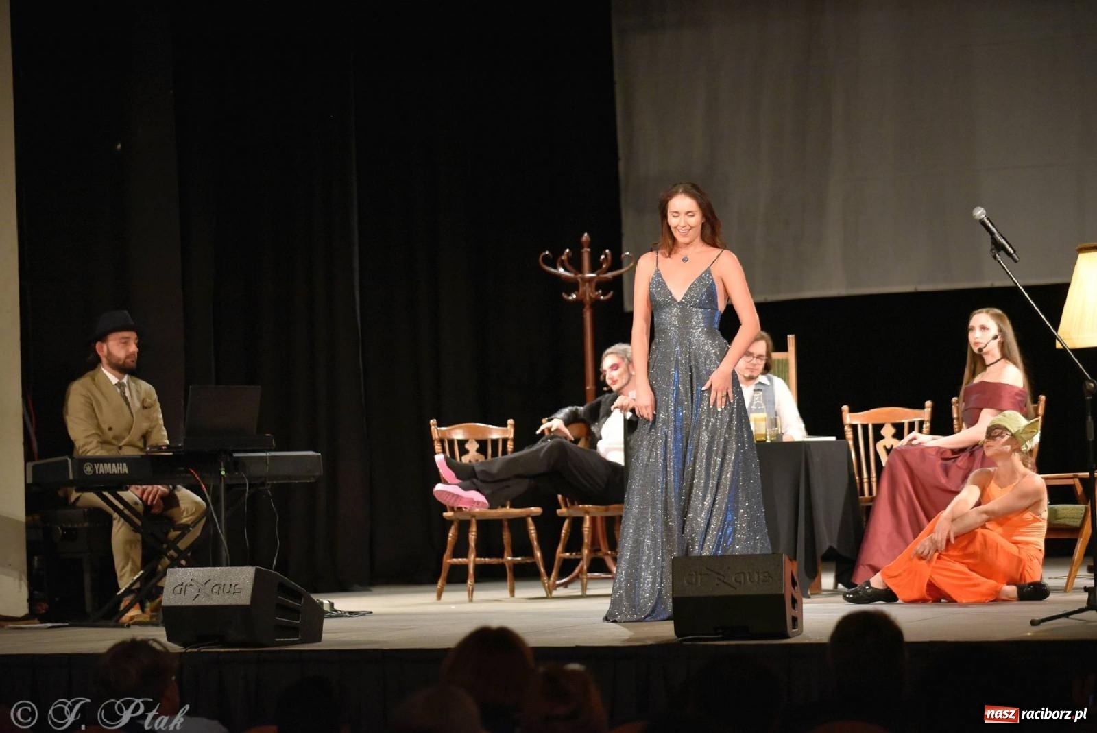 Zdjęcie w galerii na portalu naszraciborz.pl: Urodziny Irrealisu na deskach Strzechy [FOTOREPORTAŻ] wiadomości z regionu