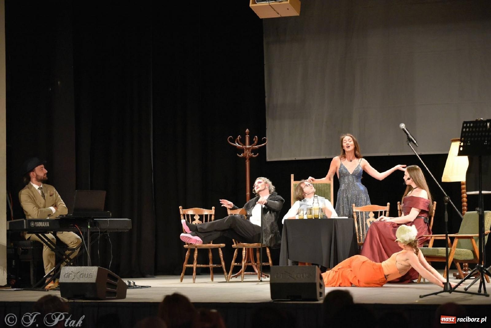 Zdjęcie w galerii na portalu naszraciborz.pl: Urodziny Irrealisu na deskach Strzechy [FOTOREPORTAŻ] wiadomości z regionu