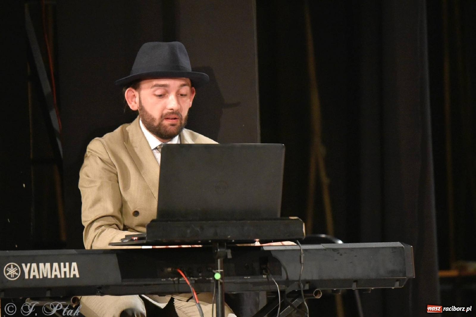 Zdjęcie w galerii na portalu naszraciborz.pl: Urodziny Irrealisu na deskach Strzechy [FOTOREPORTAŻ] wiadomości z regionu