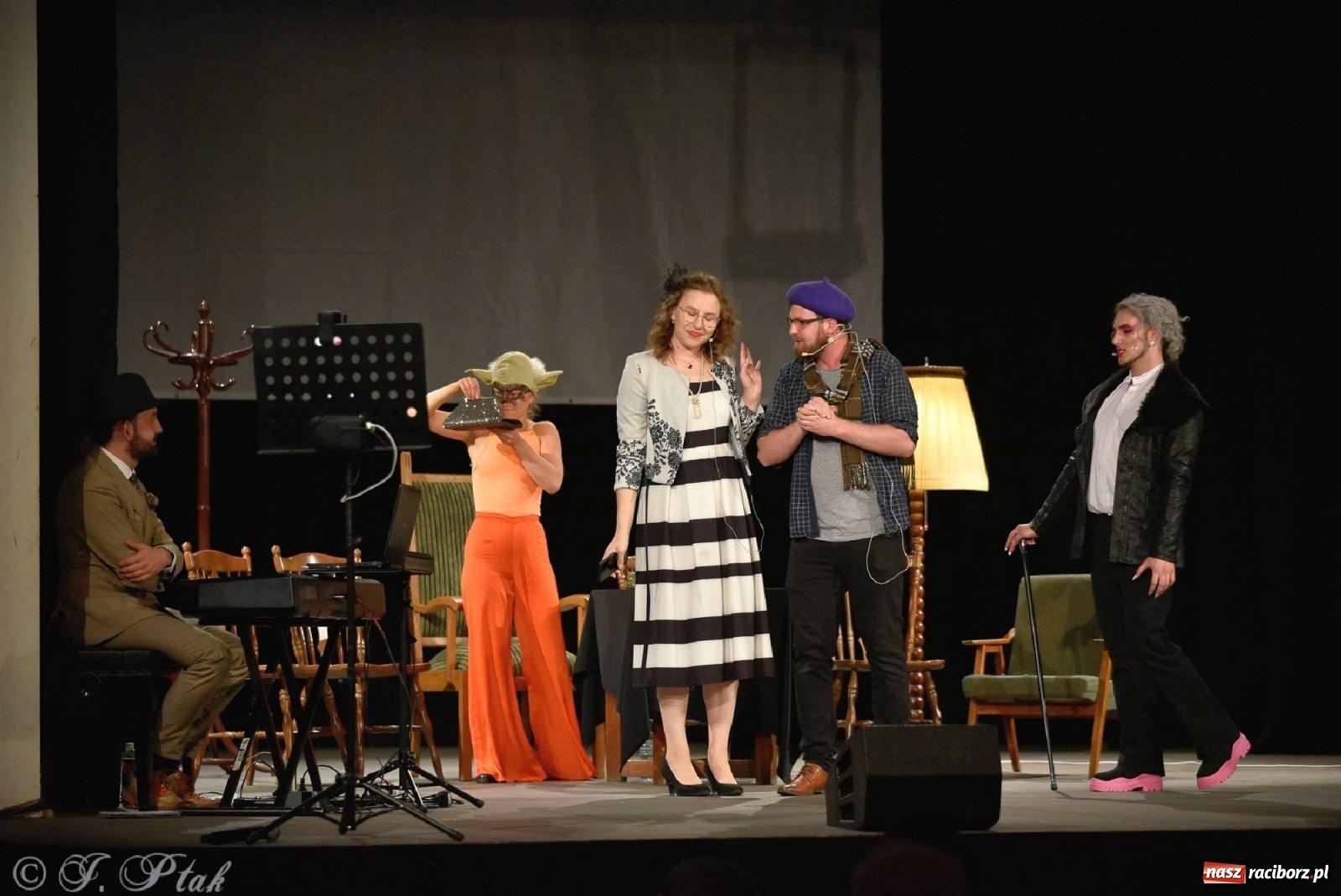 Zdjęcie w galerii na portalu naszraciborz.pl: Urodziny Irrealisu na deskach Strzechy [FOTOREPORTAŻ] wiadomości z regionu