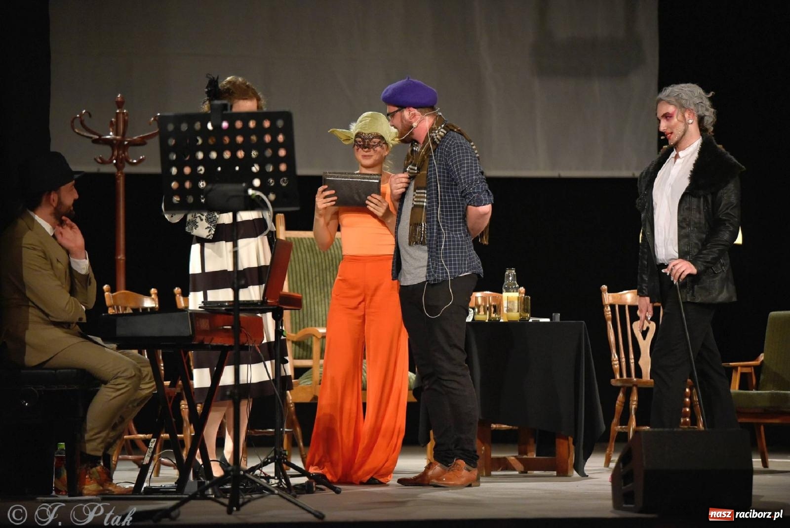 Zdjęcie w galerii na portalu naszraciborz.pl: Urodziny Irrealisu na deskach Strzechy [FOTOREPORTAŻ] wiadomości z regionu