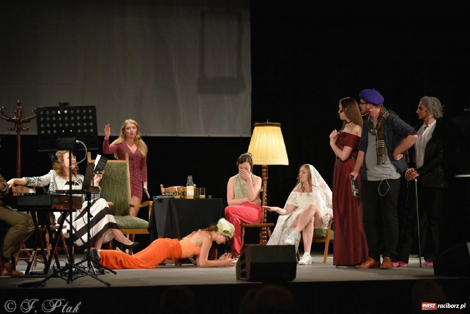 Zdjęcie w galerii na portalu naszraciborz.pl: Urodziny Irrealisu na deskach Strzechy [FOTOREPORTAŻ] wiadomości z regionu