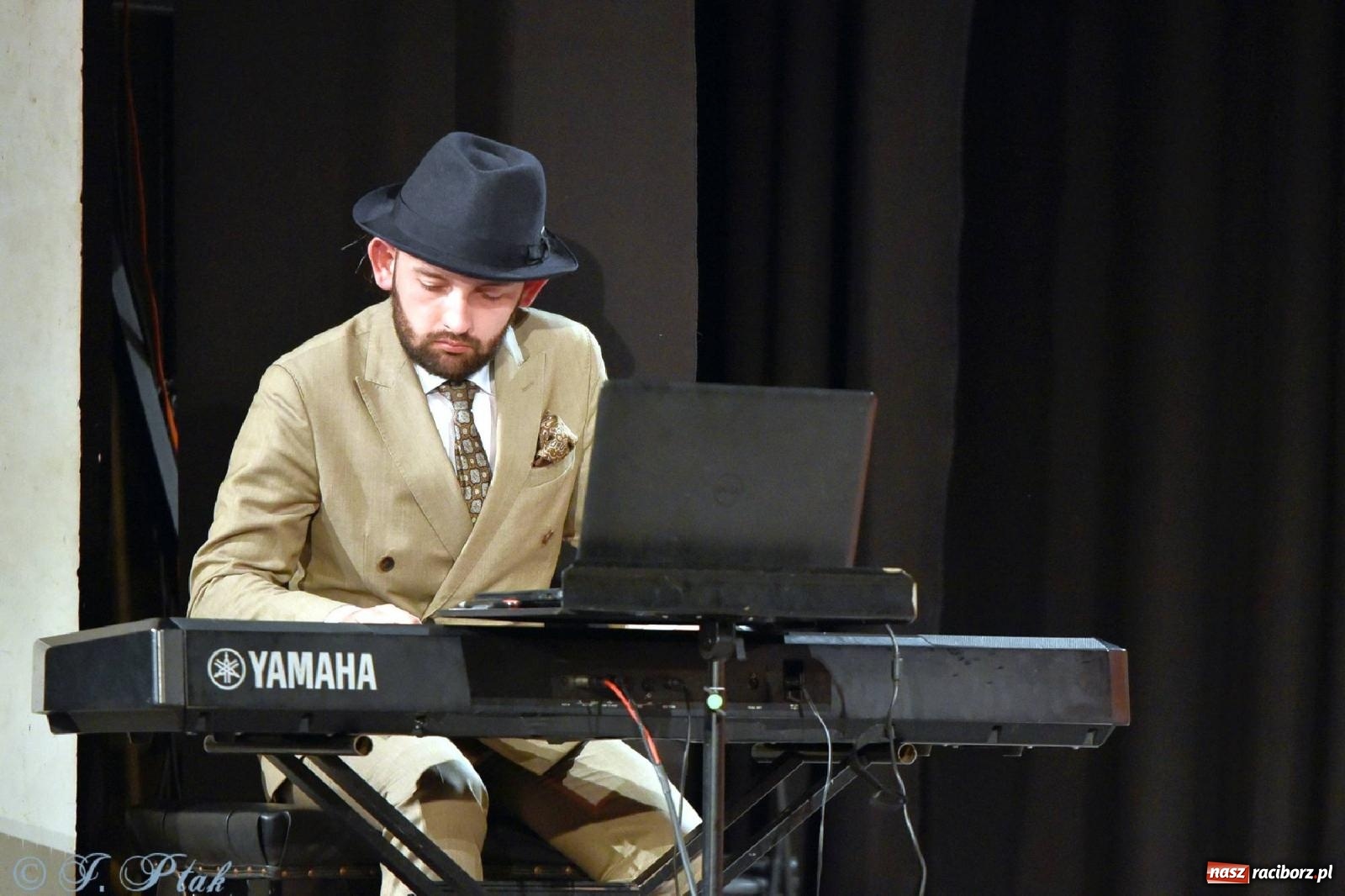 Zdjęcie w galerii na portalu naszraciborz.pl: Urodziny Irrealisu na deskach Strzechy [FOTOREPORTAŻ] wiadomości z regionu