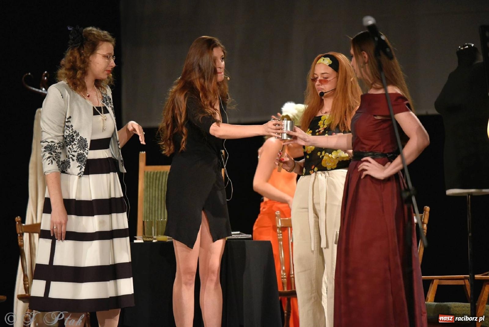 Zdjęcie w galerii na portalu naszraciborz.pl: Urodziny Irrealisu na deskach Strzechy [FOTOREPORTAŻ] wiadomości z regionu