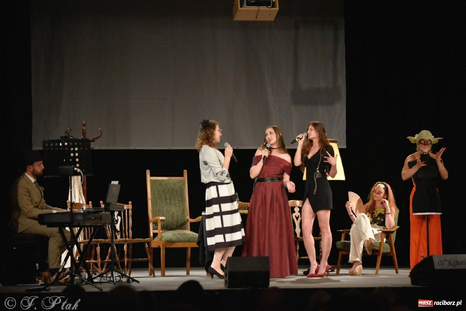 Zdjęcie w galerii na portalu naszraciborz.pl: Urodziny Irrealisu na deskach Strzechy [FOTOREPORTAŻ] wiadomości z regionu