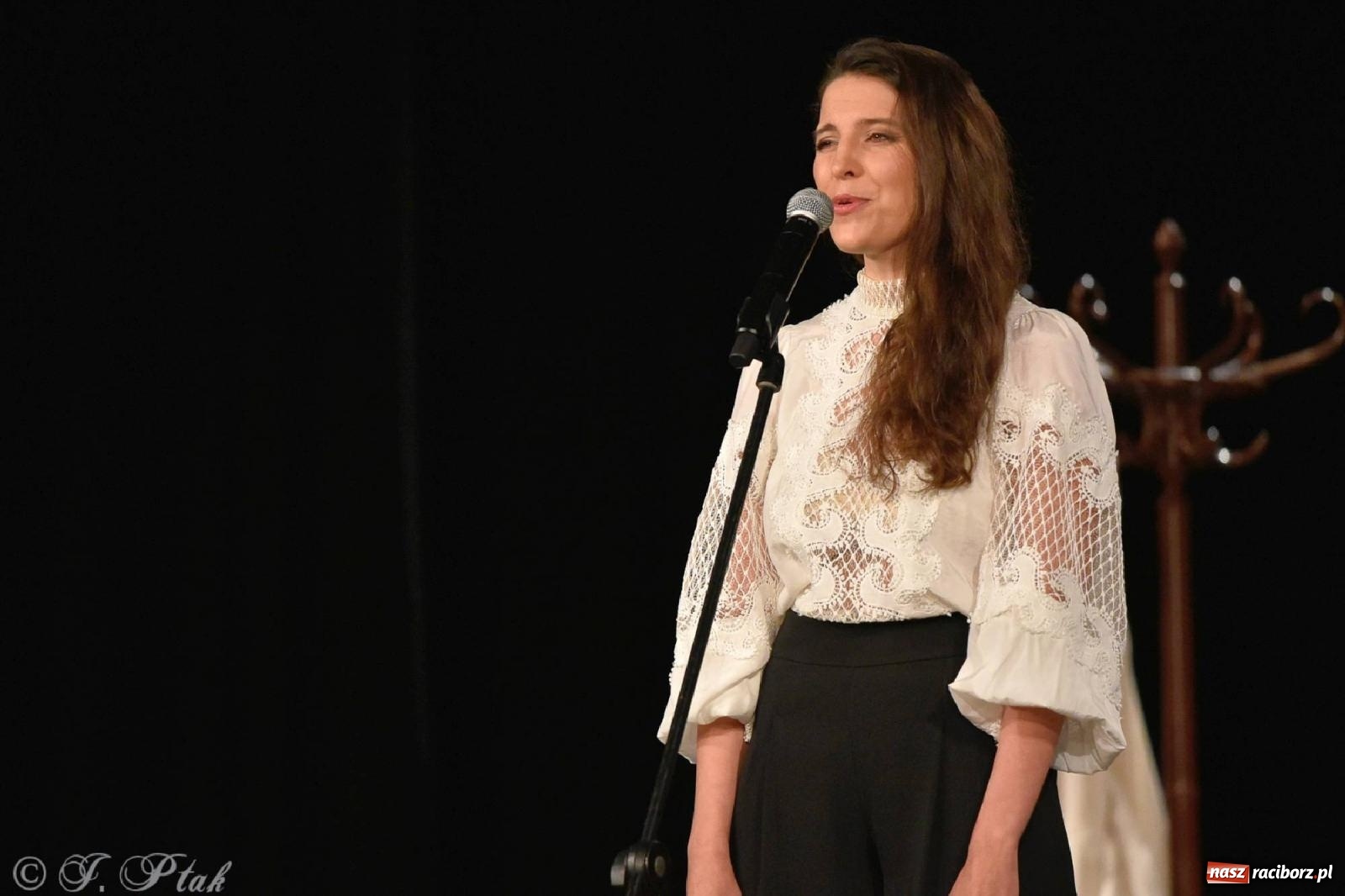 Zdjęcie w galerii na portalu naszraciborz.pl: Urodziny Irrealisu na deskach Strzechy [FOTOREPORTAŻ] wiadomości z regionu