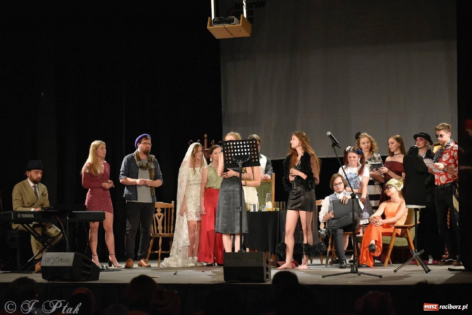 Zdjęcie w galerii na portalu naszraciborz.pl: Urodziny Irrealisu na deskach Strzechy [FOTOREPORTAŻ] wiadomości z regionu