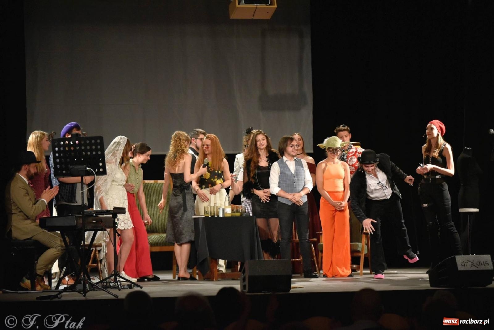 Zdjęcie w galerii na portalu naszraciborz.pl: Urodziny Irrealisu na deskach Strzechy [FOTOREPORTAŻ] wiadomości z regionu