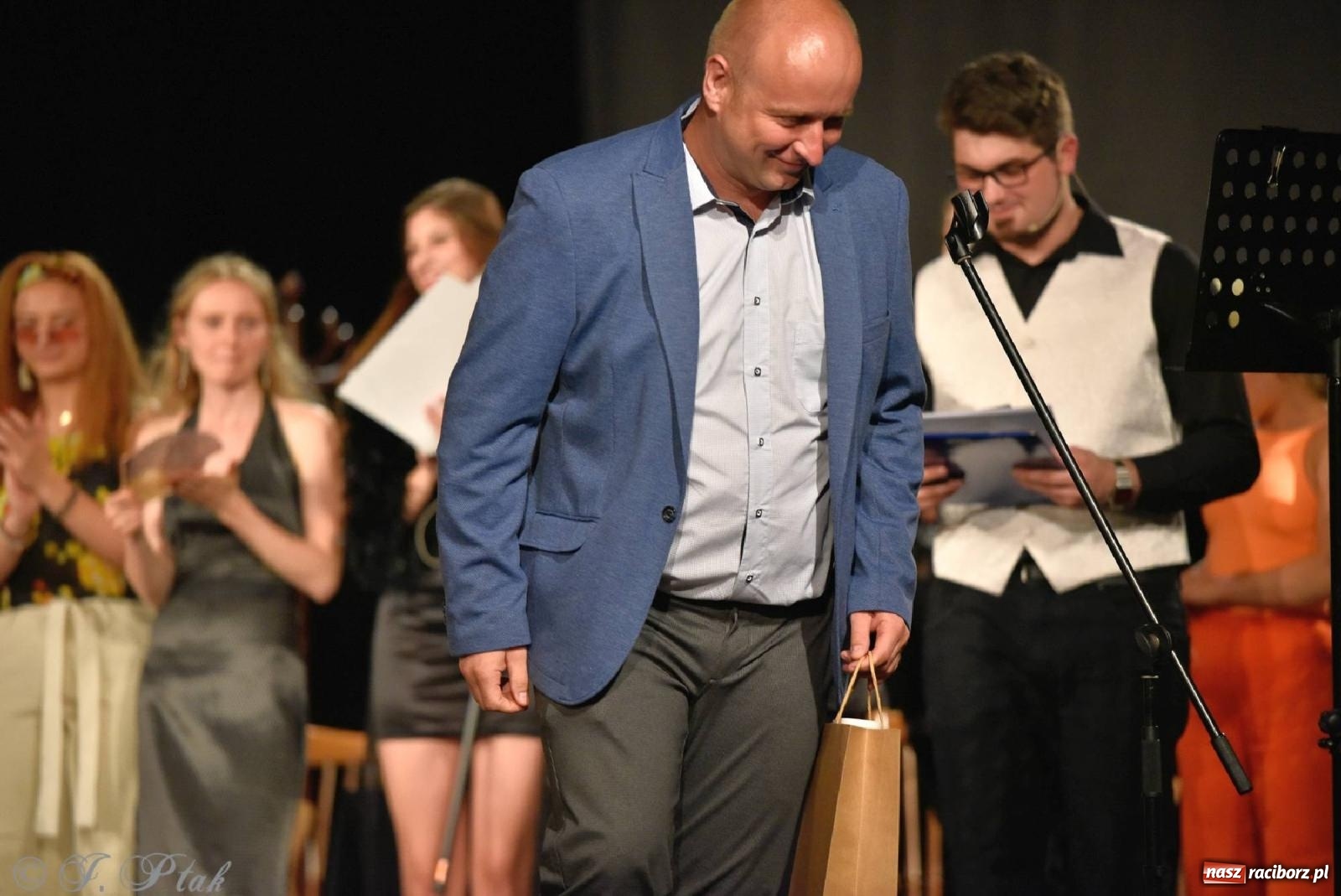 Zdjęcie w galerii na portalu naszraciborz.pl: Urodziny Irrealisu na deskach Strzechy [FOTOREPORTAŻ] wiadomości z regionu