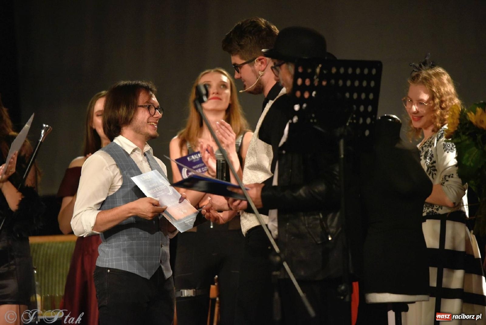 Zdjęcie w galerii na portalu naszraciborz.pl: Urodziny Irrealisu na deskach Strzechy [FOTOREPORTAŻ] wiadomości z regionu