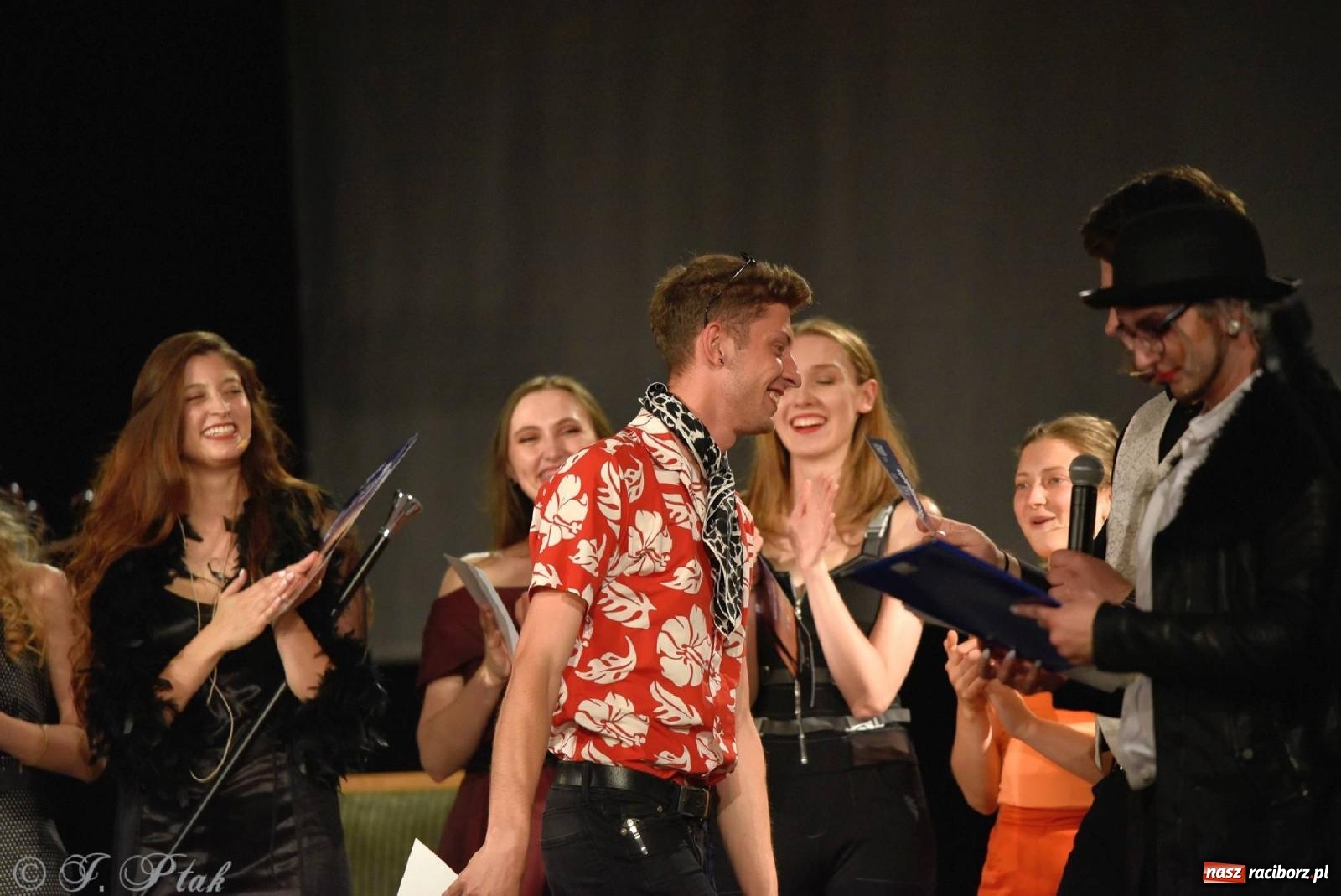 Zdjęcie w galerii na portalu naszraciborz.pl: Urodziny Irrealisu na deskach Strzechy [FOTOREPORTAŻ] wiadomości z regionu