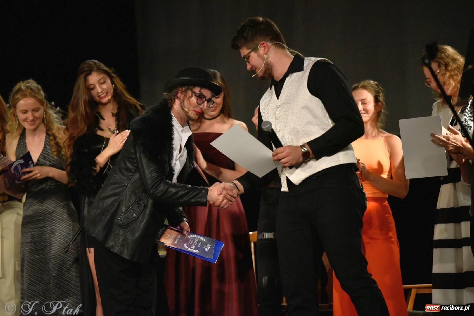 Zdjęcie w galerii na portalu naszraciborz.pl: Urodziny Irrealisu na deskach Strzechy [FOTOREPORTAŻ] wiadomości z regionu