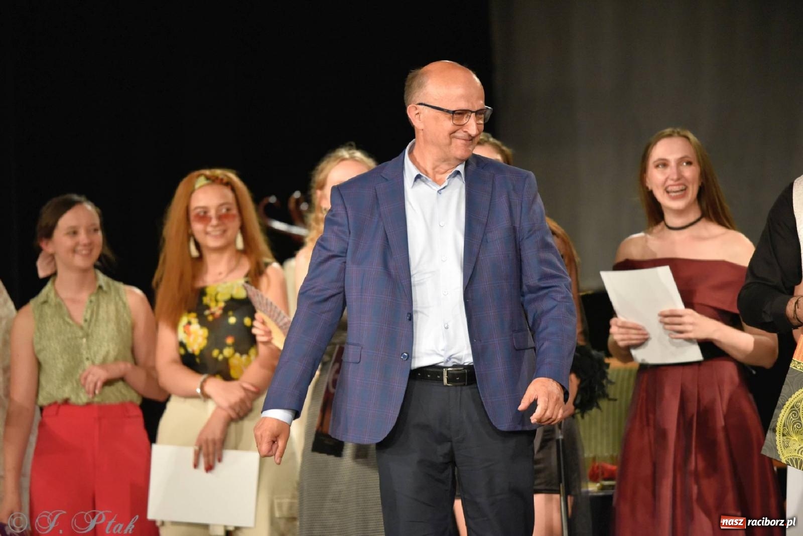 Zdjęcie w galerii na portalu naszraciborz.pl: Urodziny Irrealisu na deskach Strzechy [FOTOREPORTAŻ] wiadomości z regionu