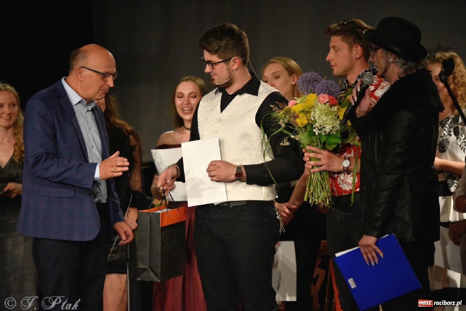 Zdjęcie w galerii na portalu naszraciborz.pl: Urodziny Irrealisu na deskach Strzechy [FOTOREPORTAŻ] wiadomości z regionu