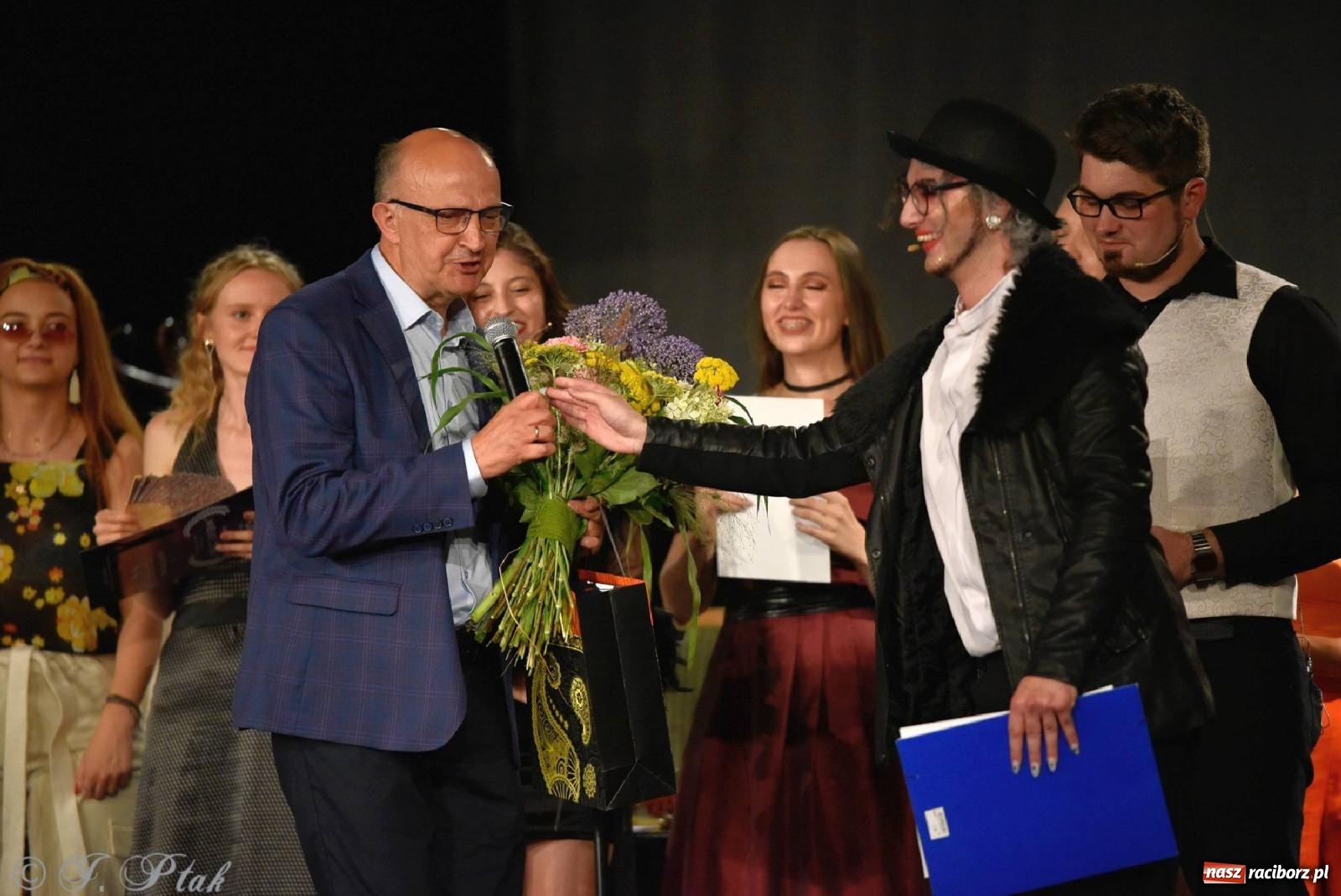 Zdjęcie w galerii na portalu naszraciborz.pl: Urodziny Irrealisu na deskach Strzechy [FOTOREPORTAŻ] wiadomości z regionu