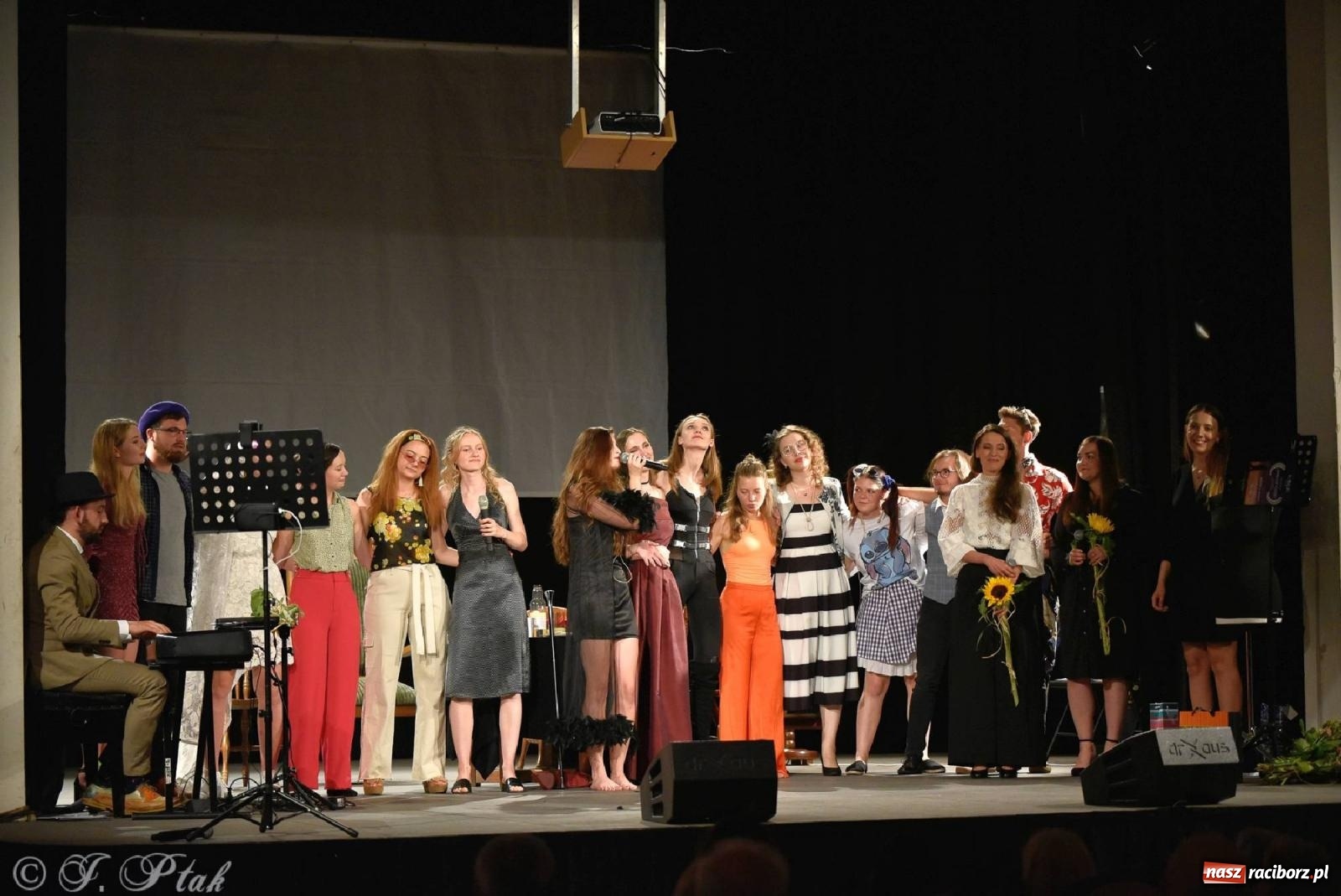 Zdjęcie w galerii na portalu naszraciborz.pl: Urodziny Irrealisu na deskach Strzechy [FOTOREPORTAŻ] wiadomości z regionu