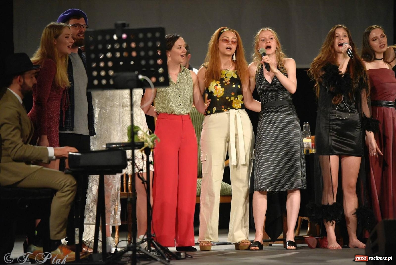 Zdjęcie w galerii na portalu naszraciborz.pl: Urodziny Irrealisu na deskach Strzechy [FOTOREPORTAŻ] wiadomości z regionu