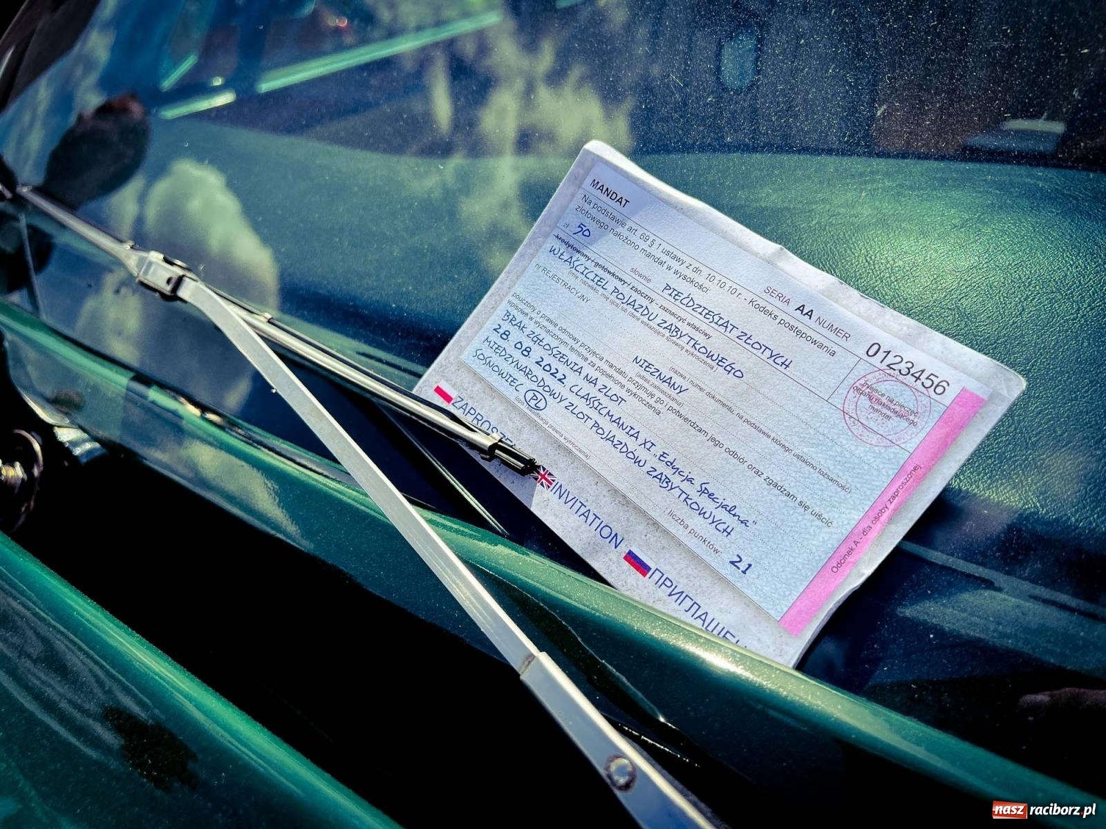 Zdjęcie w galerii na portalu naszraciborz.pl: Frekwencja przerosła najśmielsze oczekiwania - oldtimery zjechały do Sławikowa [FOTO i WIDEO] wiadomości z regionu