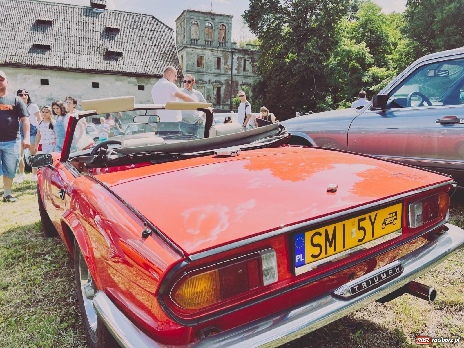 Zdjęcie w galerii na portalu naszraciborz.pl: Frekwencja przerosła najśmielsze oczekiwania - oldtimery zjechały do Sławikowa [FOTO i WIDEO] wiadomości z regionu