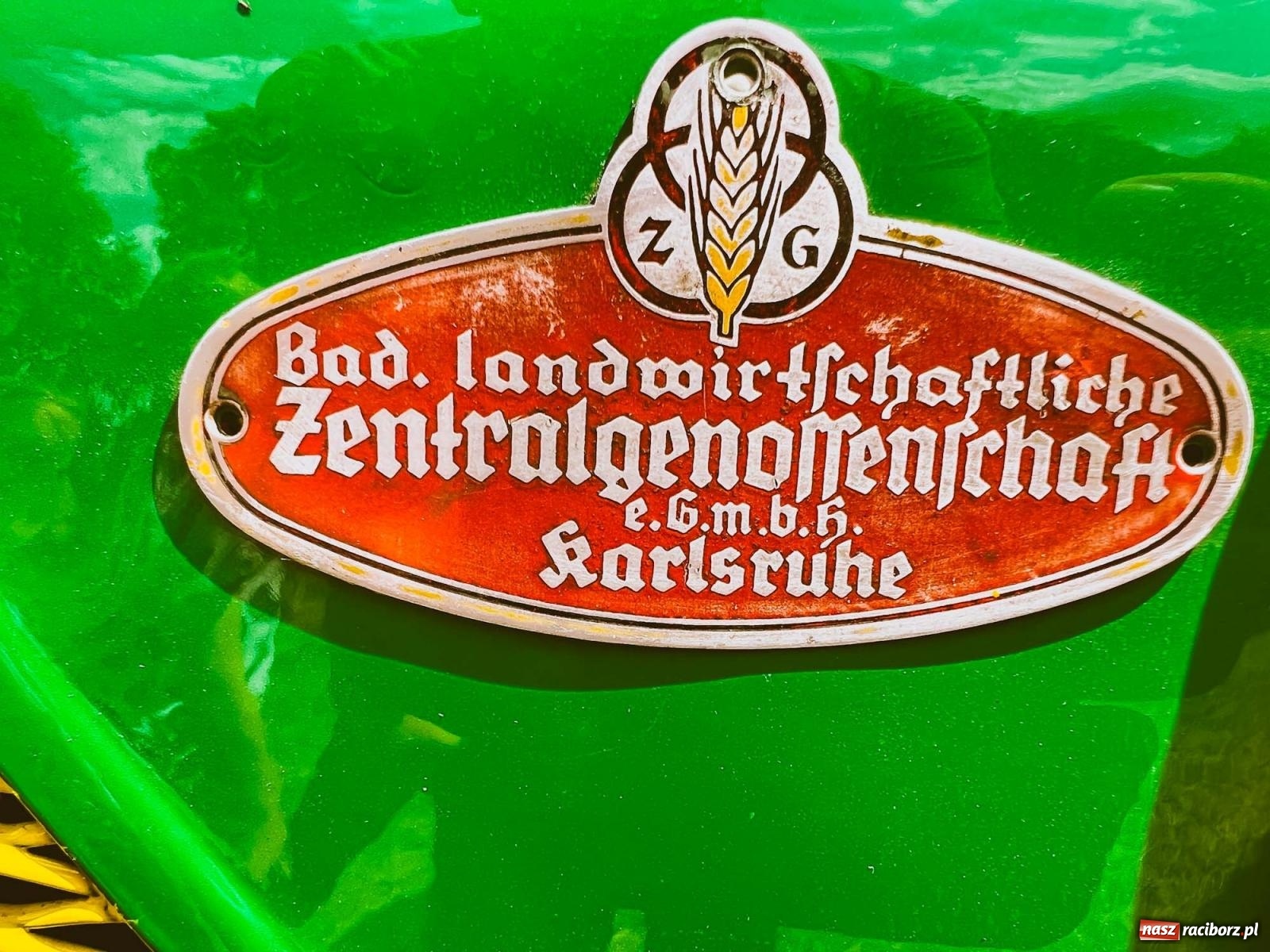 Zdjęcie w galerii na portalu naszraciborz.pl: Frekwencja przerosła najśmielsze oczekiwania - oldtimery zjechały do Sławikowa [FOTO i WIDEO] wiadomości z regionu