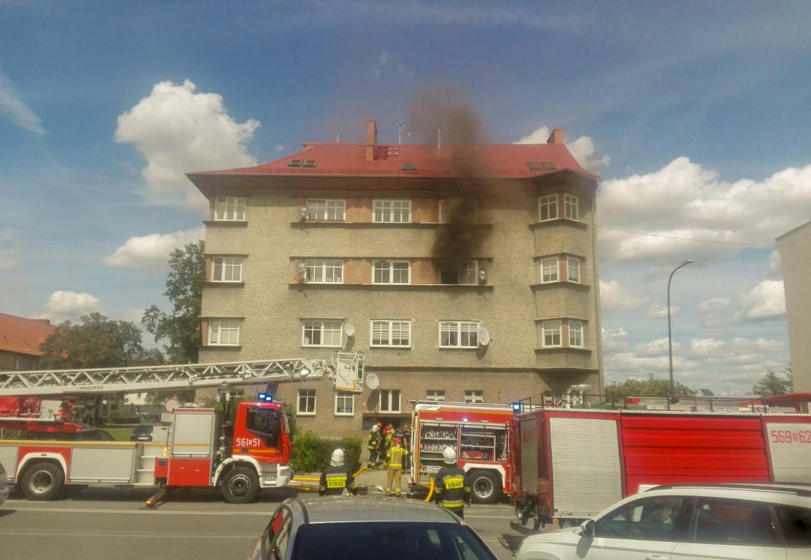 Zdjęcie w galerii na portalu naszraciborz.pl: Pożar w mieszkaniu przy ulicy Eichendorffa [FOTO] wiadomości z regionu