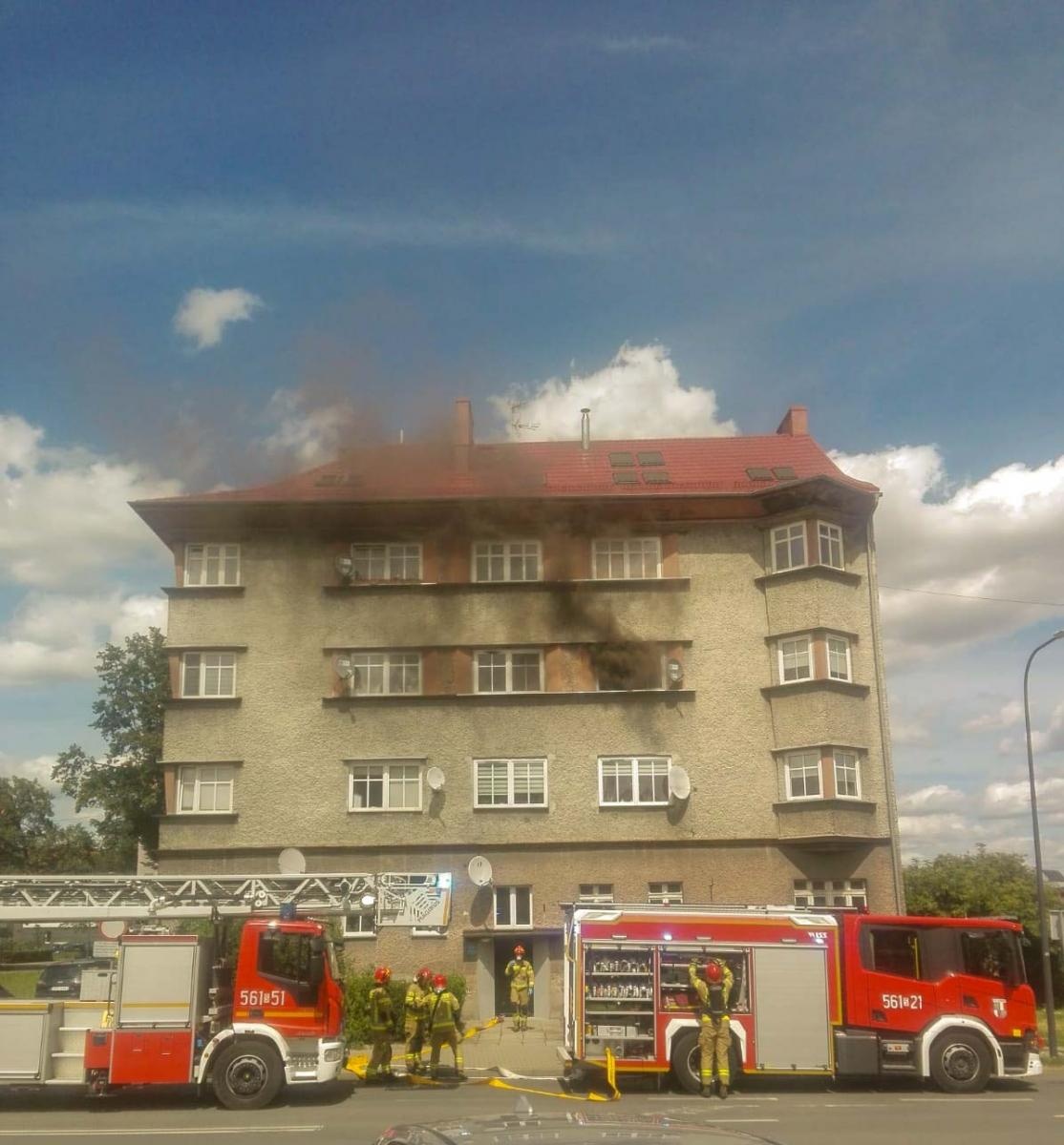 Zdjęcie w galerii na portalu naszraciborz.pl: Pożar w mieszkaniu przy ulicy Eichendorffa [FOTO] wiadomości z regionu