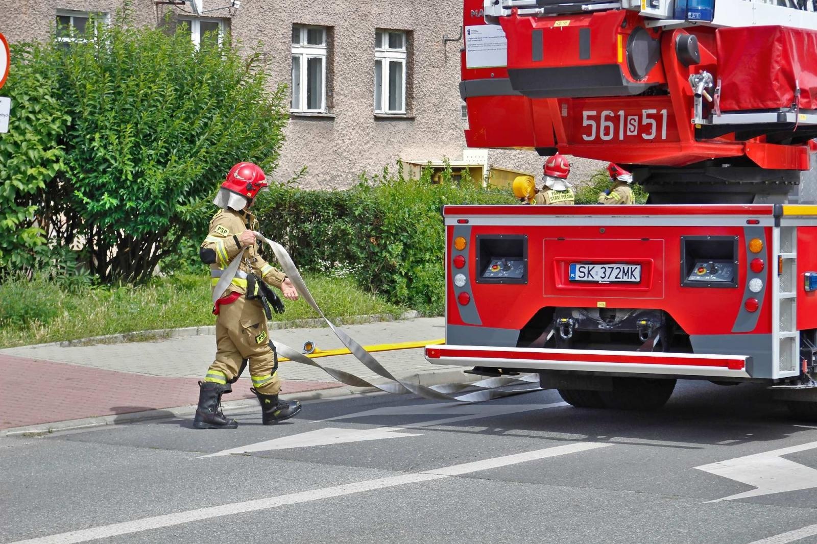 Zdjęcie w galerii na portalu naszraciborz.pl: Pożar w mieszkaniu przy ulicy Eichendorffa [FOTO] wiadomości z regionu