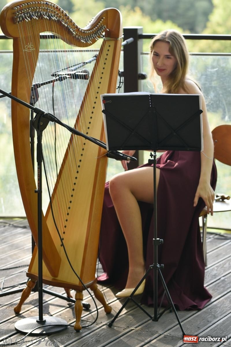 Zdjęcie w galerii na portalu naszraciborz.pl: Justyna Sasnal zaczarowała słuchaczy muzyką na harfie [FOTO i WIDEO] wiadomości z regionu