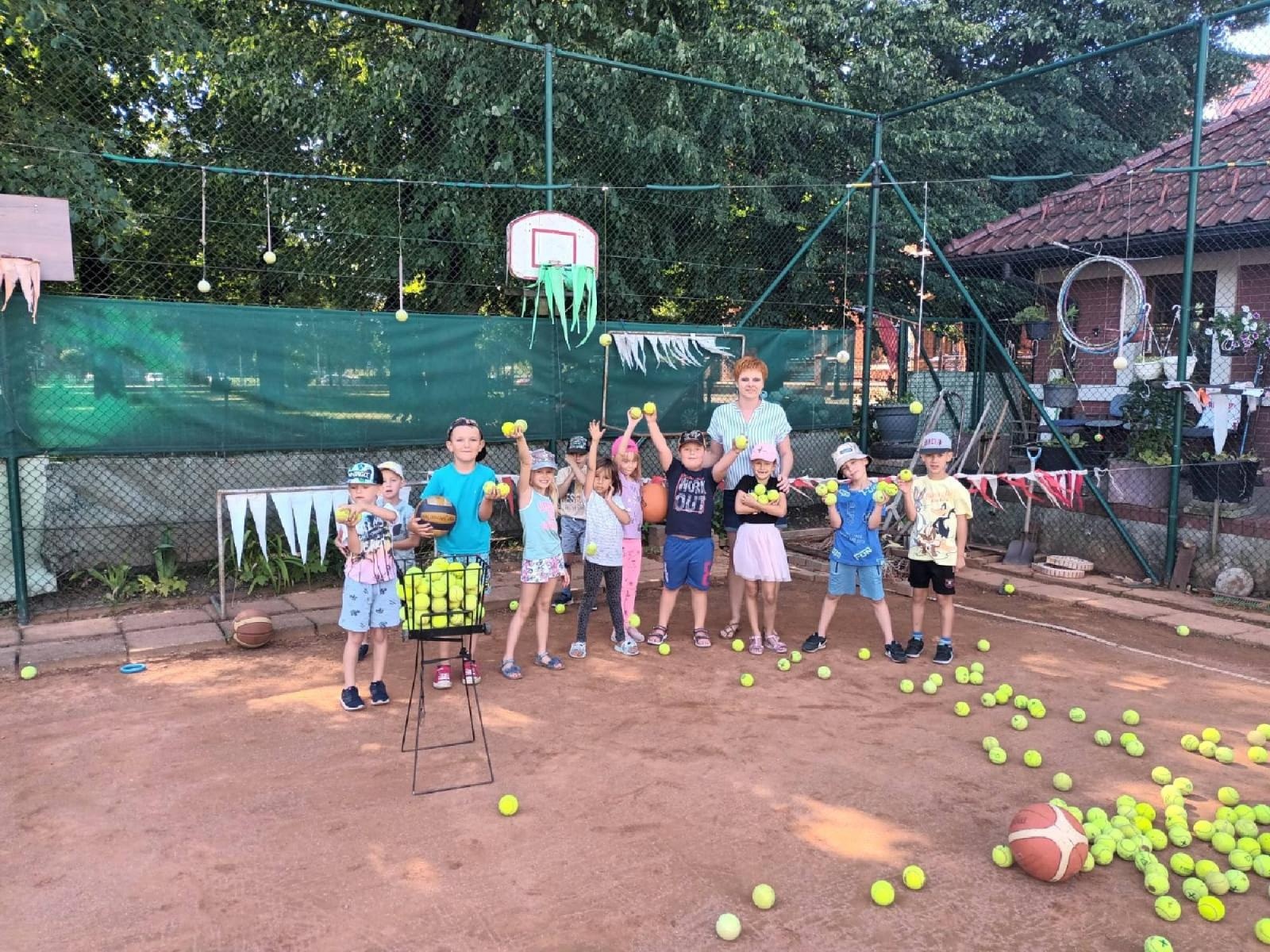 Zdjęcie w galerii na portalu naszraciborz.pl: Tenisowe zmagania przedszkolaków ze Słonecznej wiadomości z regionu