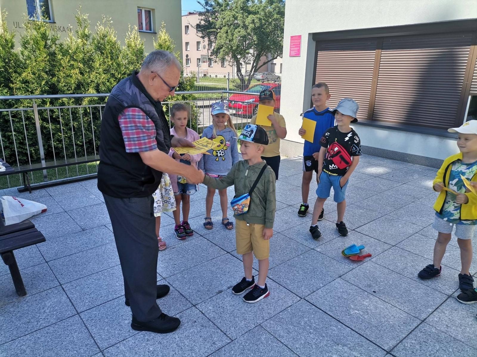 Zdjęcie w galerii na portalu naszraciborz.pl: Tenisowe zmagania przedszkolaków ze Słonecznej wiadomości z regionu