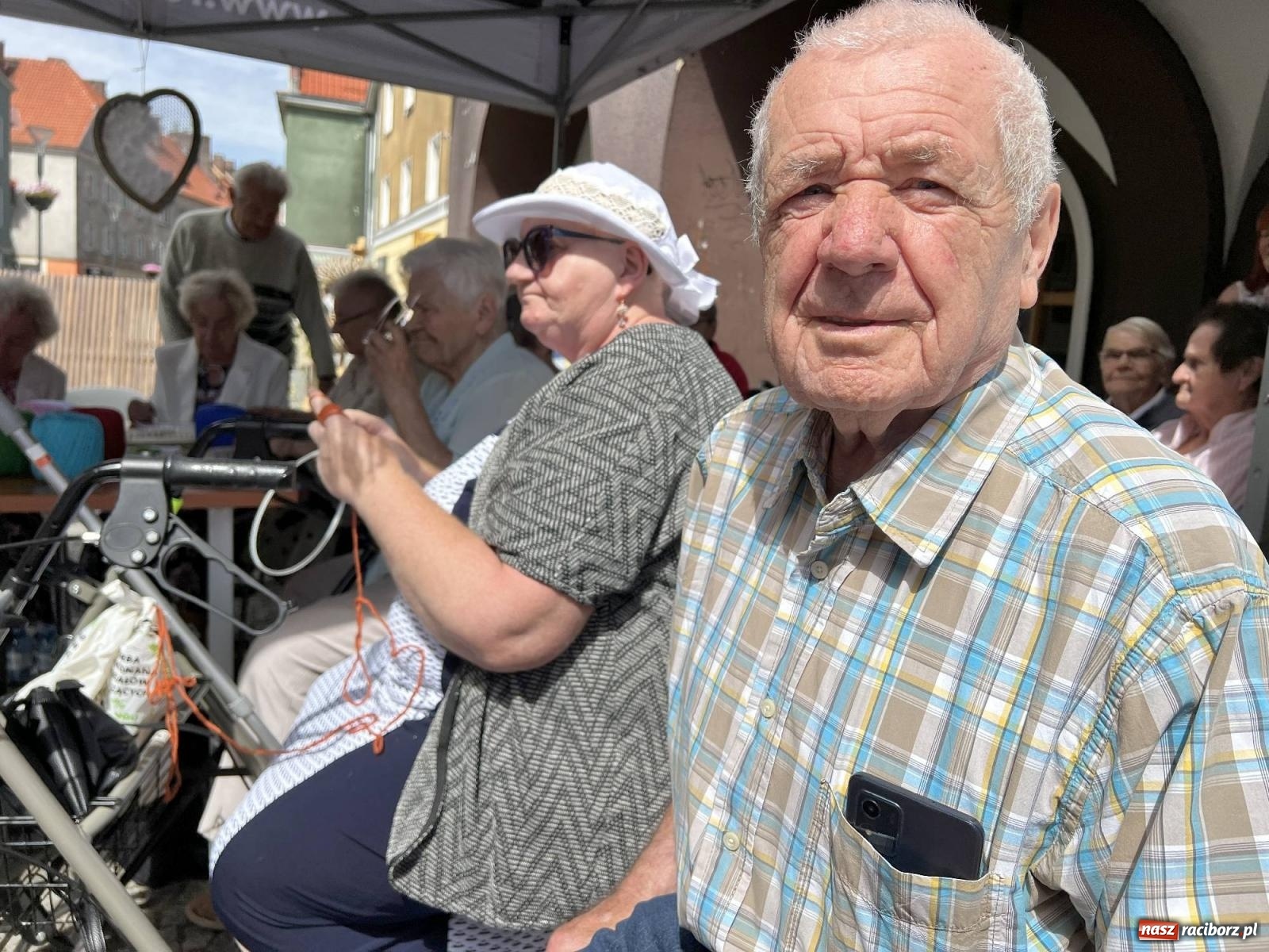 Zdjęcie w galerii na portalu naszraciborz.pl: Na Długiej pokazano prace seniorów z domu przy placu Wolności wiadomości z regionu