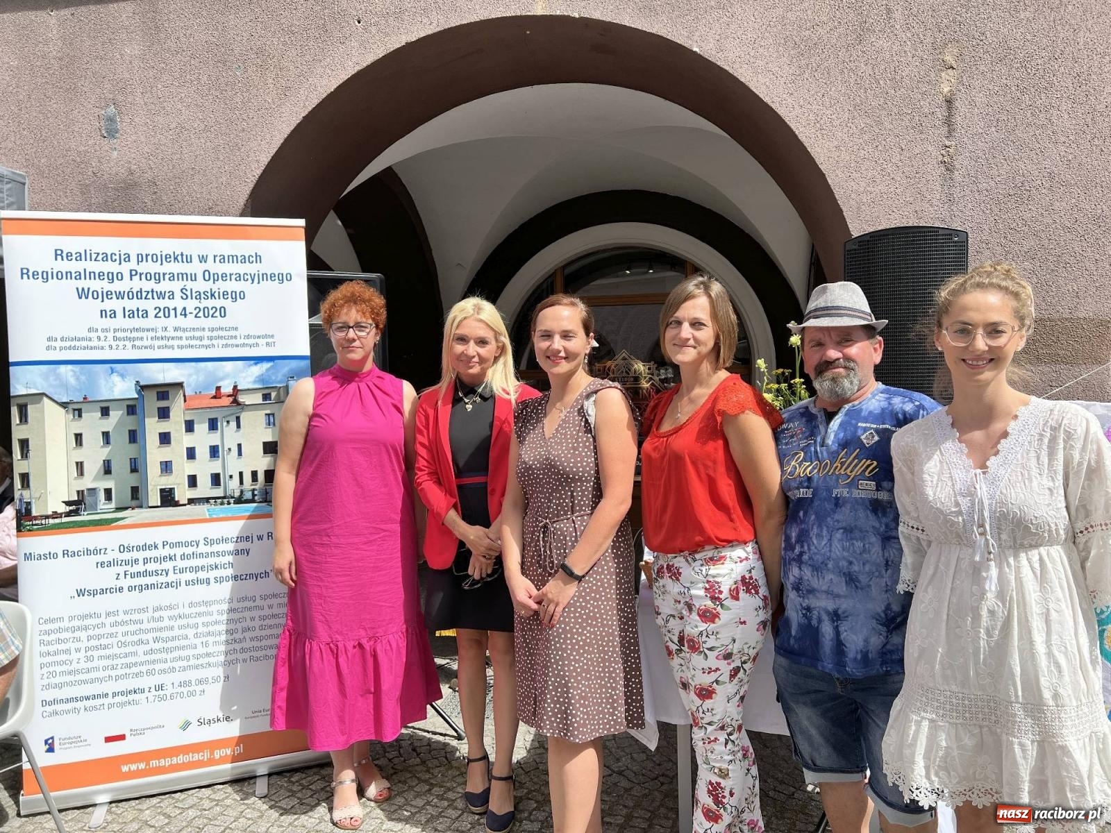 Zdjęcie w galerii na portalu naszraciborz.pl: Na Długiej pokazano prace seniorów z domu przy placu Wolności wiadomości z regionu