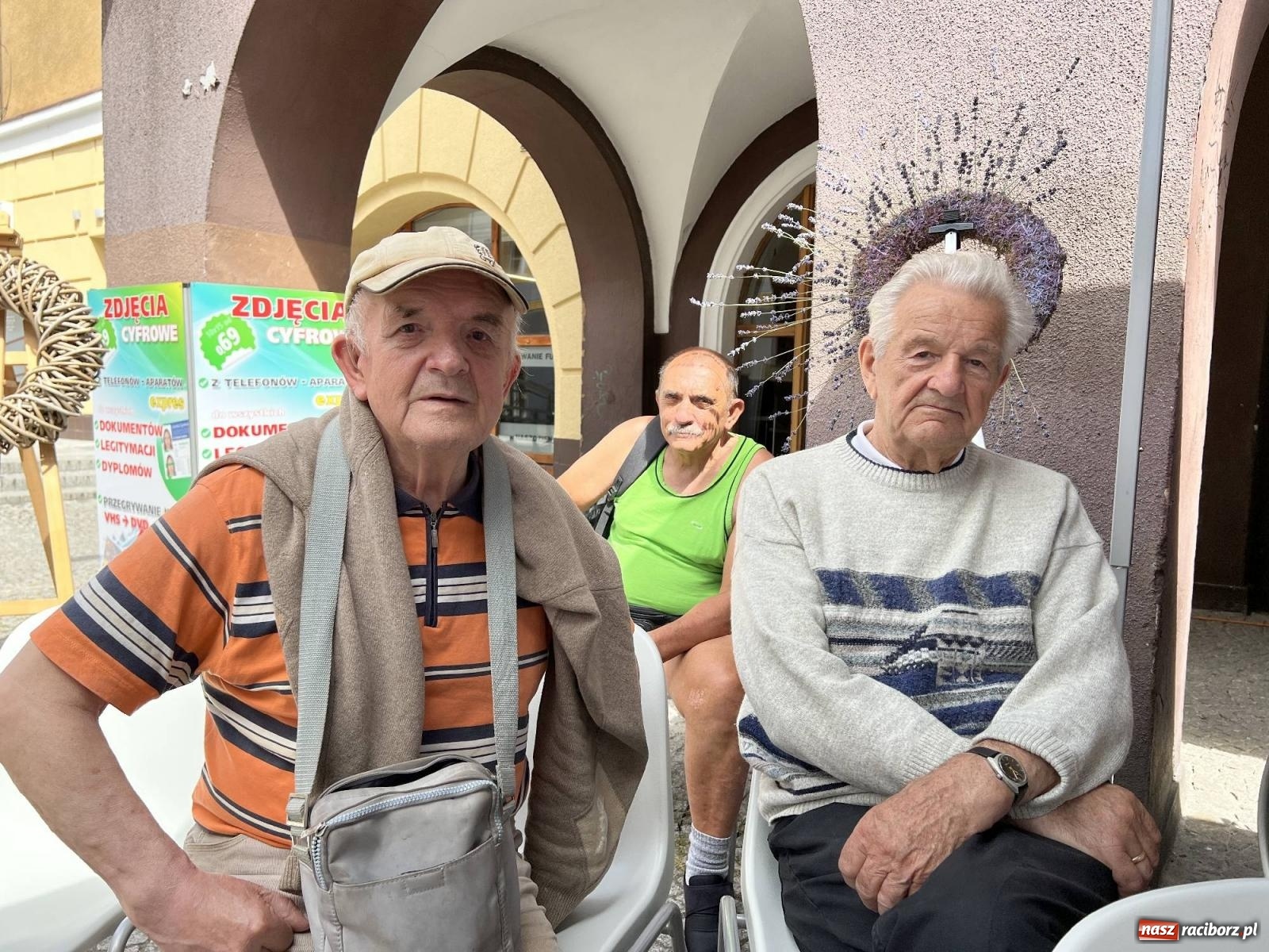 Zdjęcie w galerii na portalu naszraciborz.pl: Na Długiej pokazano prace seniorów z domu przy placu Wolności wiadomości z regionu