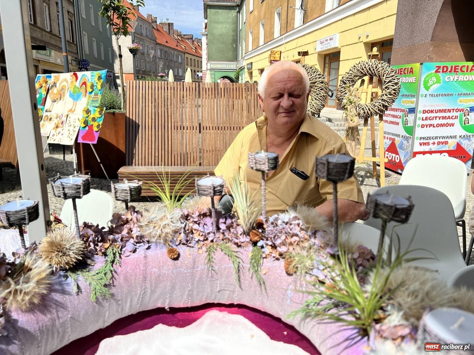 Zdjęcie w galerii na portalu naszraciborz.pl: Na Długiej pokazano prace seniorów z domu przy placu Wolności wiadomości z regionu