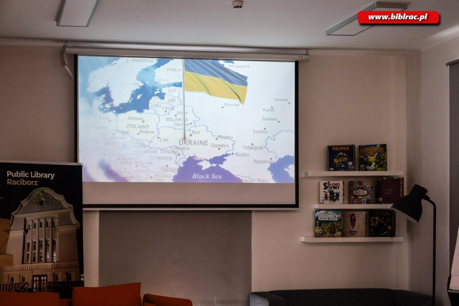 Zdjęcie w galerii na portalu naszraciborz.pl: 3 tydzień lata z biblioteką - baśnie ukraińskie i muzeum koloru wiadomości z regionu