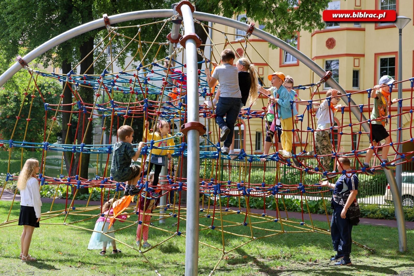 Zdjęcie w galerii na portalu naszraciborz.pl: 3 tydzień lata z biblioteką - baśnie ukraińskie i muzeum koloru wiadomości z regionu