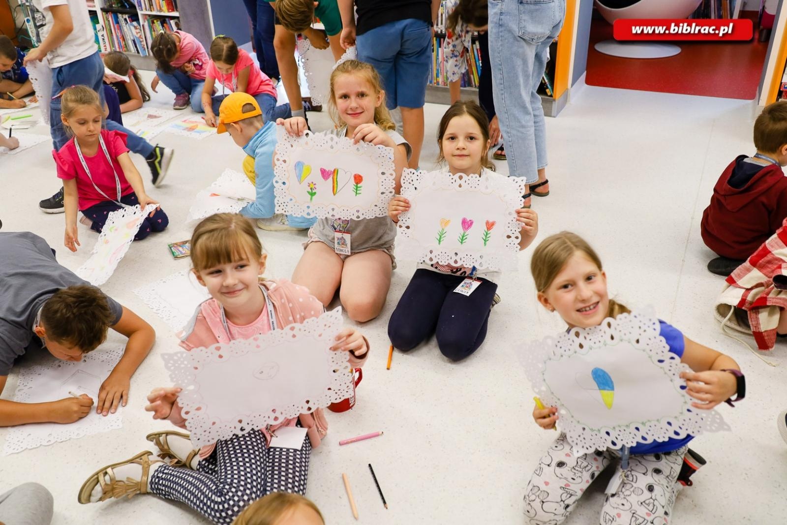 Zdjęcie w galerii na portalu naszraciborz.pl: 3 tydzień lata z biblioteką - baśnie ukraińskie i muzeum koloru wiadomości z regionu