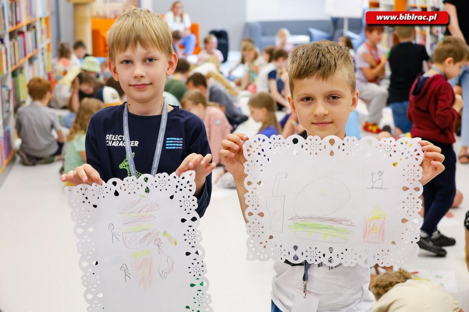 Zdjęcie w galerii na portalu naszraciborz.pl: 3 tydzień lata z biblioteką - baśnie ukraińskie i muzeum koloru wiadomości z regionu