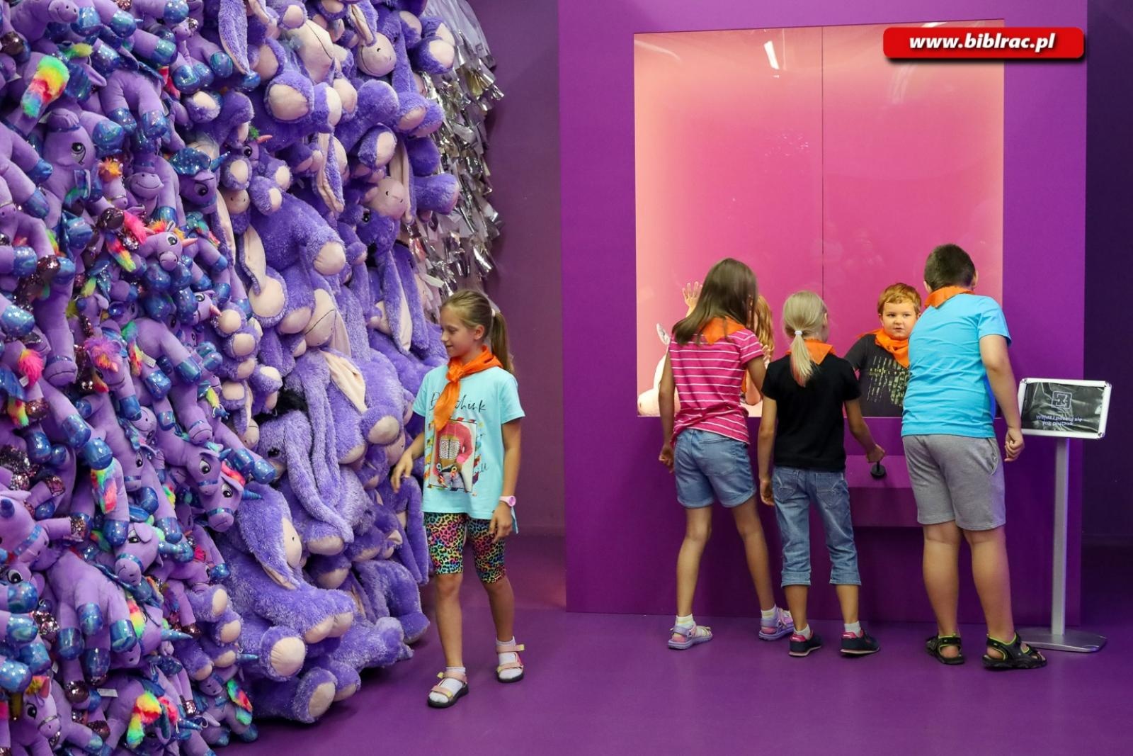 Zdjęcie w galerii na portalu naszraciborz.pl: 3 tydzień lata z biblioteką - baśnie ukraińskie i muzeum koloru wiadomości z regionu