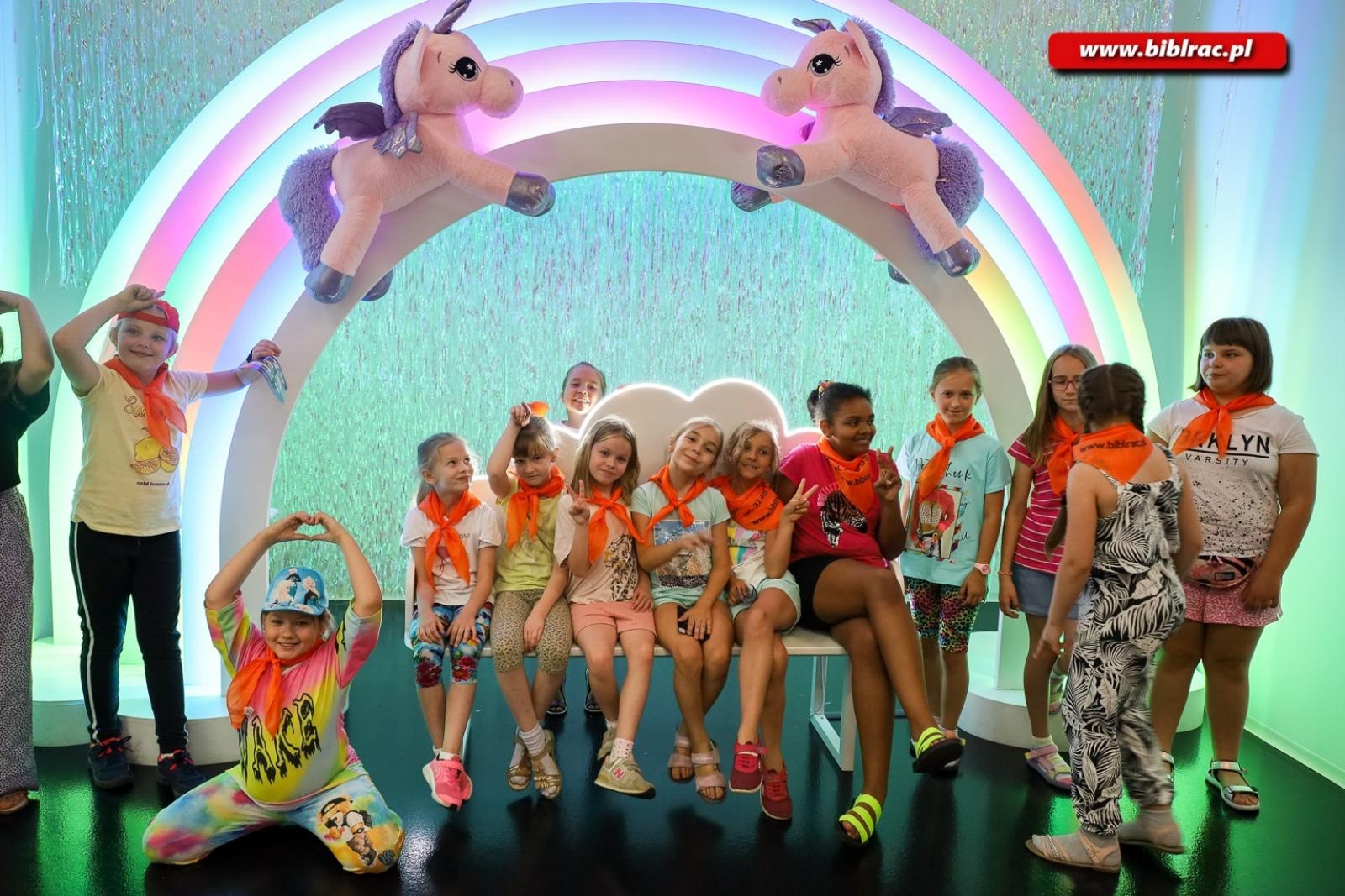 Zdjęcie w galerii na portalu naszraciborz.pl: 3 tydzień lata z biblioteką - baśnie ukraińskie i muzeum koloru wiadomości z regionu