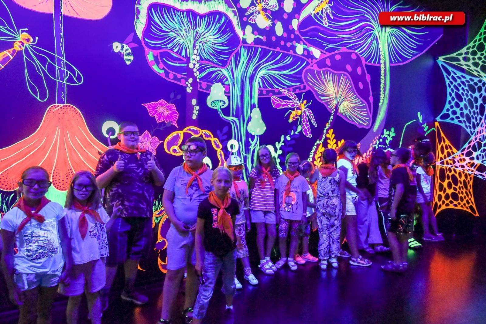 Zdjęcie w galerii na portalu naszraciborz.pl: 3 tydzień lata z biblioteką - baśnie ukraińskie i muzeum koloru wiadomości z regionu